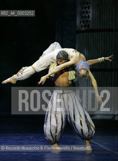 Roma, Teatro dell Opera 11 12 2005.Lo Schiaccianoci, balletto su musica di Petr Cajkovskij..Orchestra e Corpo di Ballo del Teatro dell Opera,.Coreografia Jean-Yves Lormeau.Regia Beppe Menegatti.Scene e costumi Luisa Spinatelli.Ph Riccardo Musacchio & Flavio Ianniello  ©Riccardo Musacchio & Flavio Ianniello/Rosebud2