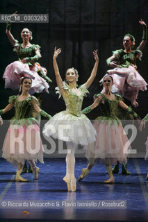 Roma, Teatro dell Opera 11 12 2005.Lo Schiaccianoci, balletto su musica di Petr Cajkovskij..Orchestra e Corpo di Ballo del Teatro dell Opera,.Coreografia Jean-Yves Lormeau.Regia Beppe Menegatti.Scene e costumi Luisa Spinatelli.Nella foto: Gaia Straccamore.Ph Riccardo Musacchio & Flavio Ianniello  ©Riccardo Musacchio & Flavio Ianniello/Rosebud2