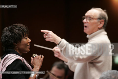 Feb 24 2006 Rome, Auditorium.National Santa Cecilia Orchestra and Choir.Conductor Ennio Morricone.In the picture: the singer Amii Stewart.  ©Riccardo Musacchio & Flavio Ianniello/Rosebud2