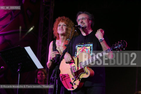 Rome, Piazza di Siena Sep 08 2006.Waiting White Night (aspettando La Notte Bianca): Ivano Fossati and Fiorella Mannoia in concert..Roma, Piazza di Siena 08 09 2006..  ©Riccardo Musacchio & Flavio Ianniello/Rosebud2