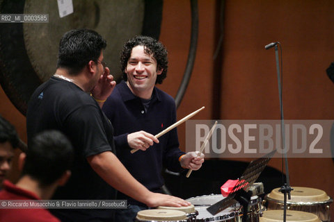 Roma, Auditorium Parco della Musica 14 09 2006.Orquesta Sinfonica Juvenil de Venezuela Simon Bolivar, direttore Gustavo Dudamel in prova..  ©Riccardo Musacchio & Flavio Ianniello/Rosebud2