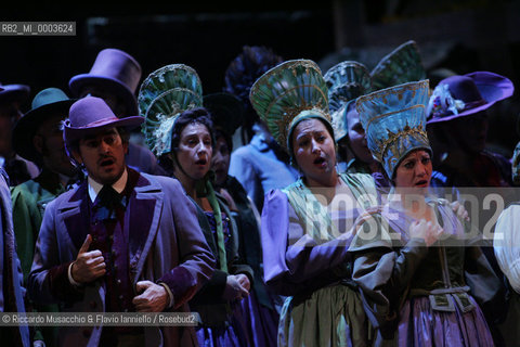 Roma, Teatro dell Opera 20 11 2005.La Sonnambula. Musica di Vincenzo Bellini.Regia Pier Francesco Maestrini.Direttore dÍorchestra Bruno Campanella.Scene e costumi Alfredo Troisi.Ph Riccardo Musacchio  ©Riccardo Musacchio & Flavio Ianniello/Rosebud2