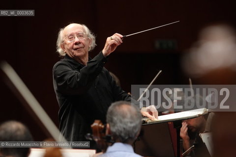 Rome, Auditorium Jan 30 2009.Santa Cecilia Orchestra.Gennadij Rozhdestvensky conductor.Julia Fischer violin..  ©Riccardo Musacchio & Flavio Ianniello/Rosebud2