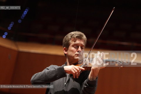 Rome, Auditorium Jan 17 2009.Santa Cecilia Orchestra.Antonio Pappano conductor.Christian Tetzlaff violin (during the reharsals).  ©Riccardo Musacchio & Flavio Ianniello/Rosebud2