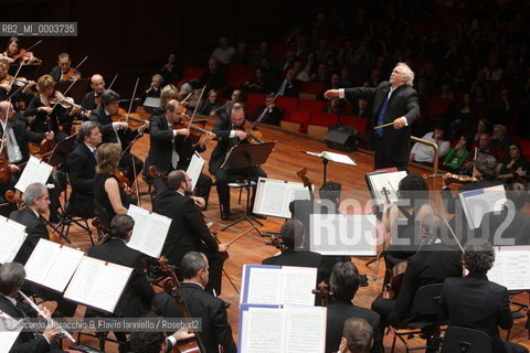 Rome, Auditorium Dec 06 2009.Santa Cecilia Orchestra.Donald Runnicles conductor..  ©Riccardo Musacchio & Flavio Ianniello/Rosebud2