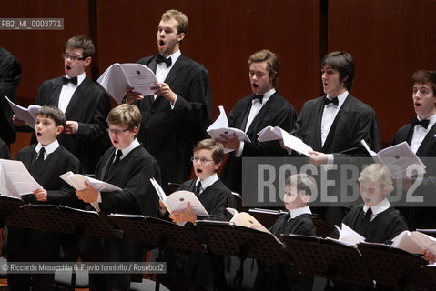 Rome, Auditorium Music Park Dec 13 2008.Christmas Carols.The Choir of King College, Cambridge..Stephen Cleobury conductor..  ©Riccardo Musacchio & Flavio Ianniello/Rosebud2