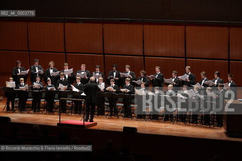 Rome, Auditorium Music Park Dec 13 2008.Christmas Carols.The Choir of King College, Cambridge..Stephen Cleobury conductor..  ©Riccardo Musacchio & Flavio Ianniello/Rosebud2