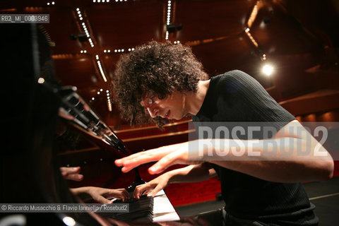 Roma, Auditorium Parco della Musica 30 09 2007.Il Pianista Jazz Giovanni Allevi durante la prova di concerto.   ©Riccardo Musacchio & Flavio Ianniello/Rosebud2