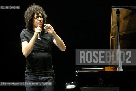 Roma, AuditoriumParco della Musica -Cavea- 30 07 2008.Luglio Suona Bene: Giovanni Allevi in concerto Pianosolo..  ©Riccardo Musacchio & Flavio Ianniello/Rosebud2