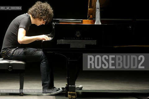 Roma, AuditoriumParco della Musica -Cavea- 30 07 2008.Luglio Suona Bene: Giovanni Allevi in concerto Pianosolo..  ©Riccardo Musacchio & Flavio Ianniello/Rosebud2