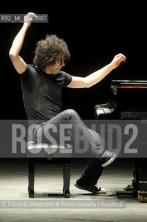 Roma, AuditoriumParco della Musica -Cavea- 30 07 2008.Luglio Suona Bene: Giovanni Allevi in concerto Pianosolo..  ©Riccardo Musacchio & Flavio Ianniello/Rosebud2