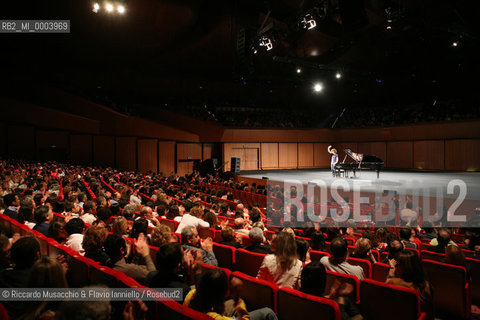 Roma, Auditorium Parco della Musica 30 09 2007.Il Pianista Jazz Giovanni Allevi in concerto..  ©Riccardo Musacchio & Flavio Ianniello/Rosebud2