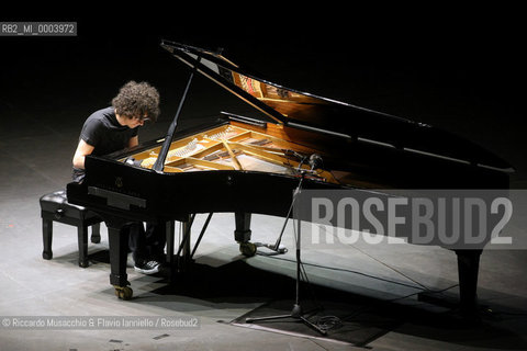 Roma, AuditoriumParco della Musica -Cavea- 30 07 2008.Luglio Suona Bene: Giovanni Allevi in concerto Pianosolo..  ©Riccardo Musacchio & Flavio Ianniello/Rosebud2