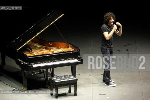 Roma, AuditoriumParco della Musica -Cavea- 30 07 2008.Luglio Suona Bene: Giovanni Allevi in concerto Pianosolo..  ©Riccardo Musacchio & Flavio Ianniello/Rosebud2