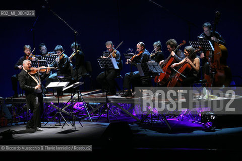 Rome, Auditorium Jan 20 2008.coScienza globale Festival delle Scienze 2008..Apocalyptic Concert for Crickets and Orchestra..Stefano Benni voice.Danilo Rossi viola.Orchestra dÕArchi Italiana..  ©Riccardo Musacchio & Flavio Ianniello/Rosebud2