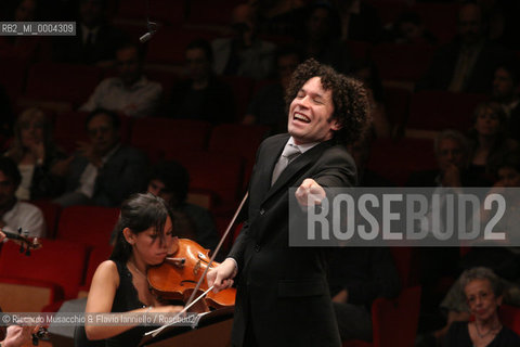 Roma, Auditorium Parco della Musica 14 09 2006.Orquesta Sinfonica Juvenil de Venezuela Simon Bolivar.direttore: Gustavo Dudamel .  ©Riccardo Musacchio & Flavio Ianniello/Rosebud2