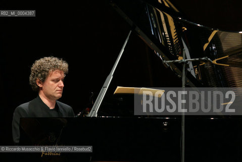 Roma, Auditorium Parco della Musica 13 04 2007.Stagione di Musica da Camera.Mario Brunello violoncello .Andrea Lucchesini pianoforte.Ph Riccardo Musacchio  ©Riccardo Musacchio & Flavio Ianniello/Rosebud2