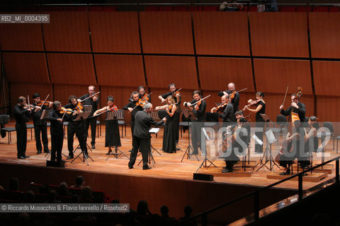 Rome, Auditorium Sep 11 2006.MOZART FESTIVAL:.Orchestra dArchi Italiana.conductor: Mario Brunello.  ©Riccardo Musacchio & Flavio Ianniello/Rosebud2