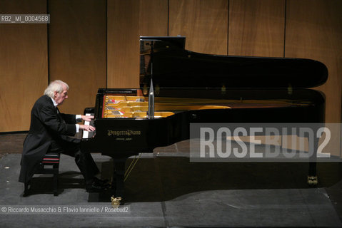 Roma, Accademia Filarmonica Romana 29 11 2007.Recital del pianista Aldo Ciccolini..  ©Riccardo Musacchio & Flavio Ianniello/Rosebud2