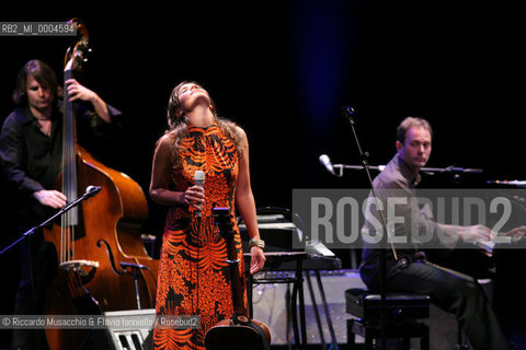 Roma, Auditorium Parco della Musica 22 09 2007.Nella foto: la cantante e songwriter Chiara Civello in concerto..  ©Riccardo Musacchio & Flavio Ianniello/Rosebud2