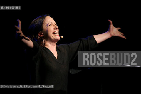 Roma, Auditorium Parco della Musica 18 03 2008.Tra Musica e Poesia.Maddalena Crippa voce recitante.Paolo Schianchi chitarra.testi di Pasolini, Morante..  ©Riccardo Musacchio & Flavio Ianniello/Rosebud2