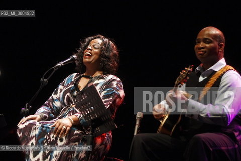 Rome, Auditorium Music Park  Dec 09 2008.Dianne Reeves in concert String Attached.Romero Lubambo guitar.Russell Malone guitar..  ©Riccardo Musacchio & Flavio Ianniello/Rosebud2