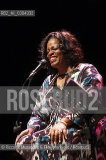 Rome, Auditorium Music Park  Dec 09 2008.Dianne Reeves in concert String Attached.Romero Lubambo guitar.Russell Malone guitar..  ©Riccardo Musacchio & Flavio Ianniello/Rosebud2