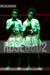 Rome, Auditorium Feb 09 2008.EQUILIBRIO New Dance Festival.Kettly Noel and Neilisiwe Xaba:.Donko Seko - Mali/Sudafrica.Correspondances..  ©Riccardo Musacchio & Flavio Ianniello/Rosebud2