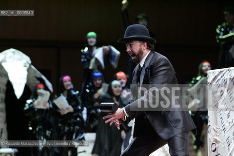 Rome, Auditorium Parco della Musica 16 02 2006.The Rakes Progress an Igor Stravinskij opera.Orchestra and Choir of the Accademia Nazionale di Santa Cecilia, conductor Daniele Gatti, director Lorenzo Mariani, scene and costums Maurizio Balo.  ©Riccardo Musacchio & Flavio Ianniello/Rosebud2