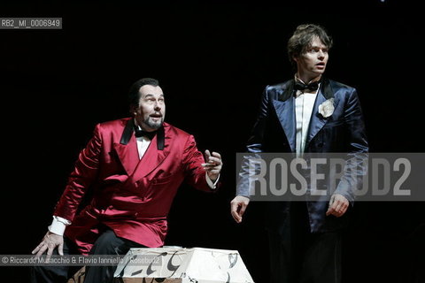 Rome, Auditorium Parco della Musica 16 02 2006.The Rakes Progress an Igor Stravinskij opera.Orchestra and Choir of the Accademia Nazionale di Santa Cecilia, conductor Daniele Gatti, director Lorenzo Mariani, scene and costums Maurizio Balo.in the picture: the tenore Rainer Trost (Tom Rakewell) and the baritono James Morrison (Nick Shadow).  ©Riccardo Musacchio & Flavio Ianniello/Rosebud2