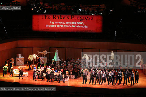 Roma, Auditorium Parco della Musica 18 02 2006.The Rakes Progress (la carriera di un libertino).Orchestra e Coro dell Accademia Nazionale di Santa Cecilia .Daniele Gatti direttore.Lorenzo Mariani regia, Maurizio Balo scene e costumi.Rainer Trost: Tom Rakewell.James Morris: Nick Shadow.Ellie Dehn: Anne.Sara Fulgoni: Baba the Turk.Ph Riccardo Musacchio & Flavio Ianniello.  ©Riccardo Musacchio & Flavio Ianniello/Rosebud2