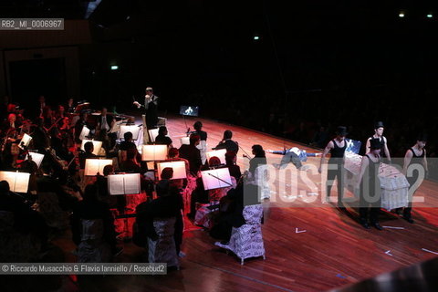 Rome, Auditorium Parco della Musica 16 02 2006.The Rakes Progress an Igor Stravinskij opera.Orchestra and Choir of the Accademia Nazionale di Santa Cecilia, conductor Daniele Gatti, director Lorenzo Mariani, scene and costums Maurizio Balo.  ©Riccardo Musacchio & Flavio Ianniello/Rosebud2