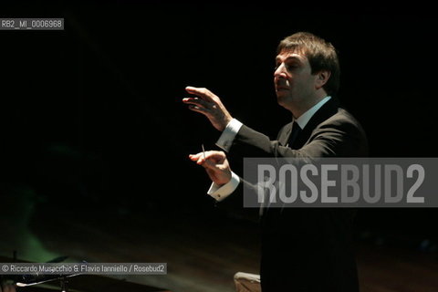 Rome, Auditorium Parco della Musica 16 02 2006.The Rakes Progress an Igor Stravinskij opera.Orchestra and Choir of the Accademia Nazionale di Santa Cecilia, conductor Daniele Gatti, director Lorenzo Mariani, scene and costums Maurizio Balo.in the picture: the conductor Daniele Gatti.  ©Riccardo Musacchio & Flavio Ianniello/Rosebud2