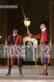 Città del Vaticano,  May 2005.Nella foto: ingresso dal Portone di Bronzo. ©Riccardo Musacchio & Flavio Ianniello/Rosebud2