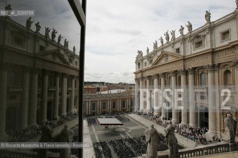 Città del Vaticano,  May 2005.Nella foto: veduta di Piazza San Pietro. ©Riccardo Musacchio & Flavio Ianniello/Rosebud2