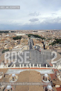 Città del Vaticano,  May 2005.Nella foto: veduta della Piazza da sopra la Basilica. ©Riccardo Musacchio & Flavio Ianniello/Rosebud2