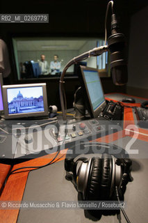Città del Vaticano,  May 2005.Nella foto: lo studio di radio Vaticana. ©Riccardo Musacchio & Flavio Ianniello/Rosebud2