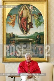 Città del Vaticano,  Nov 2005.Nella foto: il Papa nella biblioteca durante unudienza privata. ©Riccardo Musacchio & Flavio Ianniello/Rosebud2