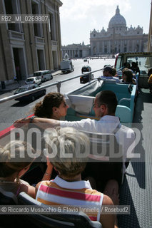 Roma, città del turismo religioso..Nella foto: pulmann turistico.Ph Riccardo Musacchio e Flavio Ianniello.
 ©Riccardo Musacchio & Flavio Ianniello/Rosebud2