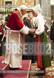 Città del Vaticano 07 01 2013 Udienza del Santo Padre Benedetto XVI al Corpo Diplomatico accreditato presso la Santa Sede per la presentazione degli auguri per il nuovo anno..Nella foto: Benedetto XVI con S.E. Sig.ra Perols Ulla Birgitta GUDMUNDSON ( Ambasciata del Regno di Svezia presso la Santa Sede). ©Riccardo Musacchio & Flavio Ianniello/Rosebud2