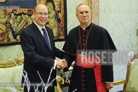 Città del Vaticano 12 Gennaio 2013 Papa  Benedetto XVI ha ricevuto questa mattina in udienza privata il principe Alberto II di Monaco con la principessa Charlene..Nella foto: il Principe con il Card. Tarcisio Bertone. ©Riccardo Musacchio & Flavio Ianniello/Rosebud2