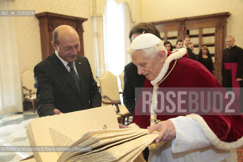Citta del Vaticano, 15 feb 2013- Benedetto XVI questa mattina ha ricevuto il Presidente della Romania Traian Basescu. ©Riccardo Musacchio & Flavio Ianniello/Rosebud2