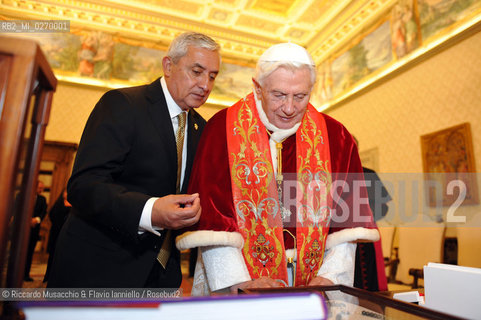 Città del Vaticano, Palazzo Apostolico 16-02-2013.Il Papa Benedetto XVI riceve in udienza il Presidente del Guatemala .S.e.  Otto Fernando Pérez Molina. ©Riccardo Musacchio & Flavio Ianniello/Rosebud2