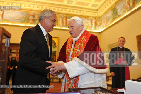 Città del Vaticano, Palazzo Apostolico 16-02-2013.Il Papa Benedetto XVI riceve in udienza il Presidente del Guatemala .S.e.  Otto Fernando Pérez Molina. ©Riccardo Musacchio & Flavio Ianniello/Rosebud2