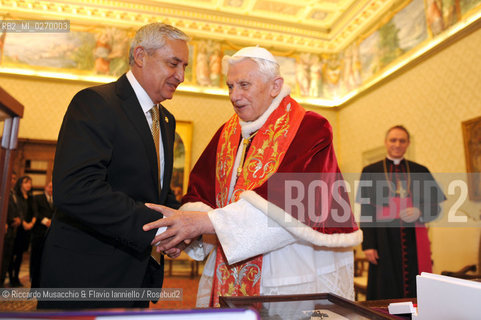 Città del Vaticano, Palazzo Apostolico 16-02-2013.Il Papa Benedetto XVI riceve in udienza il Presidente del Guatemala .S.e.  Otto Fernando Pérez Molina. ©Riccardo Musacchio & Flavio Ianniello/Rosebud2