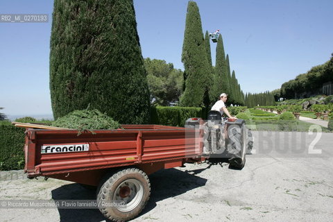 Castel Gandolfo, Rome May 20 2005 gardener of Pontifical Villas of Castel Gandolfo the summer residence of the Pope.  ©Riccardo Musacchio & Flavio Ianniello/Rosebud2
