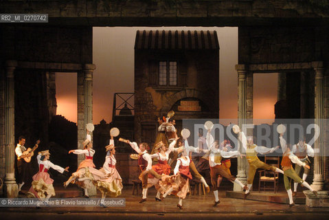 Milano, Teatro Nazionale 22 / 10 / 2004: Rugantino di Garinei e Giovannini, musica di Armando Trovajoli coreografie di Gino Landi, scene e costumi Giulio Coltellacci, regia di Pietro Garinei..Con Michele La Ginestra, Fiorella Rubino, Maurizio Mattioli e Edy Angelillo.Foto di Riccardo Musacchio & Flavio Ianniello
 ©Riccardo Musacchio & Flavio Ianniello/Rosebud2