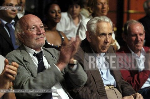 Roma, Cavea dell Auditoriuum 05 / 07 / 2004.Stagione estiva dell Accademia Nazionale di santa Cecilia:.Roberto Gatto plays Rugantino.Nella foto: il maestro Armando Trovajoli.Ph Riccardo Musacchio
 ©Riccardo Musacchio & Flavio Ianniello/Rosebud2