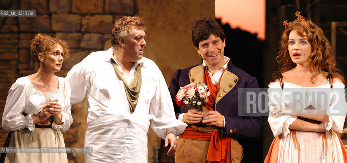 Milano, Teatro Nazionale 22 / 10 / 2004: Rugantino di Garinei e Giovannini, musica di Armando Trovajoli coreografie di Gino Landi, scene e costumi Giulio Coltellacci, regia di Pietro Garinei..Con Michele La Ginestra, Fiorella Rubino, Maurizio Mattioli e Edy Angelillo.Foto di Riccardo Musacchio & Flavio Ianniello
 ©Riccardo Musacchio & Flavio Ianniello/Rosebud2