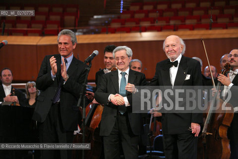 Roma, Auditorium Parco della Musica 28 04 2007.Omaggio ad Armando Trovajoli.Orchestra e Coro dellAccademia Nazionale di Santa Cecilia.Franco Petracchi direttore.Armando Trovajoli pianoforte.Massimo Quarta violino.Ph Riccardo Musacchio
 ©Riccardo Musacchio & Flavio Ianniello/Rosebud2